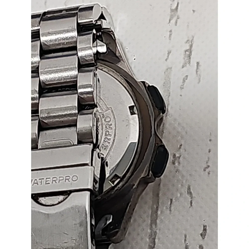 GUESS Waterpro Indiglo 8 Lap Quartz Digital Men's Watch Sz 6 1/2
